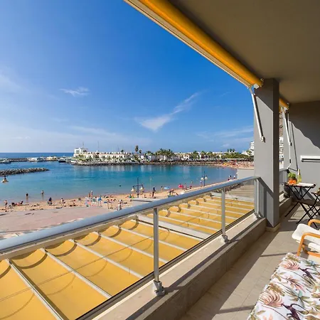 Semesterbostad First Line - Parking Free *