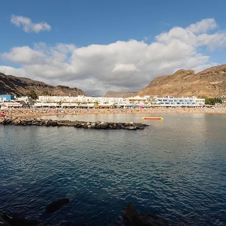 First Line - Parking Free *